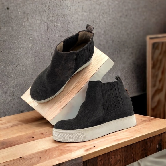 Dolce Vita Wylee Slip On Wedge Comfort Sneaker, Women's Size 6 Gray Suede - Picture 3 of 14